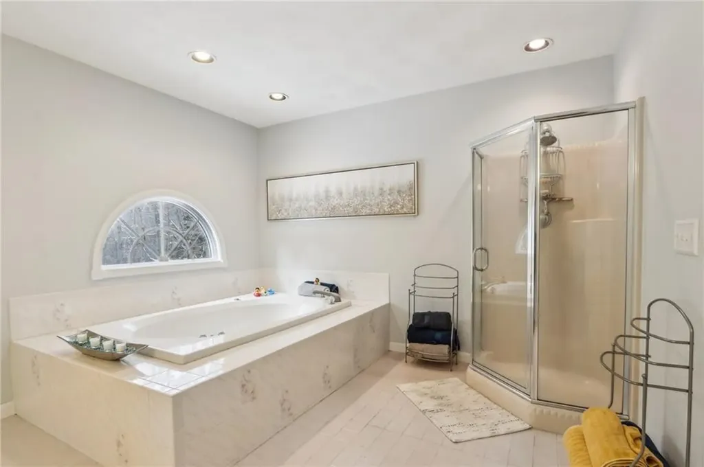 131 Larchwood Drive Warwick RI 02886