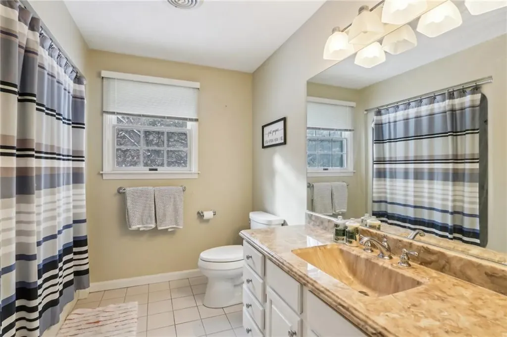 131 Larchwood Drive Warwick RI 02886