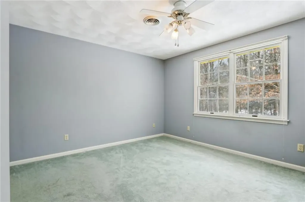 131 Larchwood Drive Warwick RI 02886