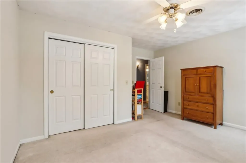 131 Larchwood Drive Warwick RI 02886