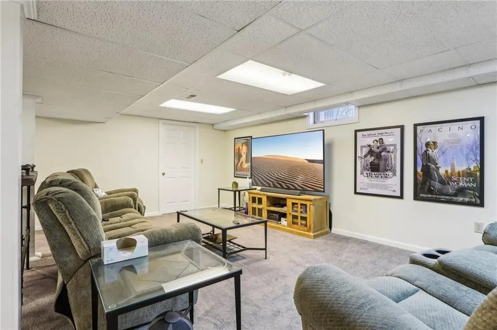 131 Larchwood Drive Warwick RI 02886