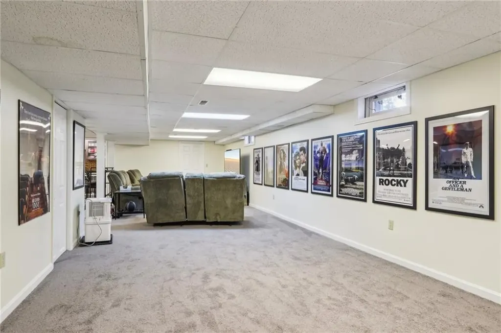 131 Larchwood Drive Warwick RI 02886