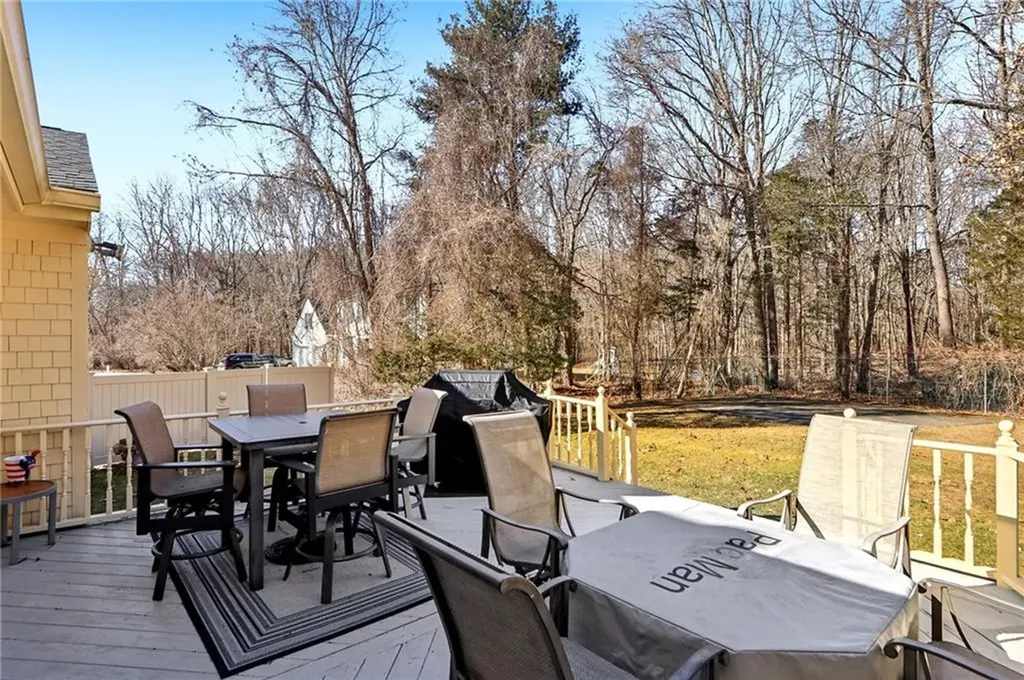 131 Larchwood Drive Warwick RI 02886