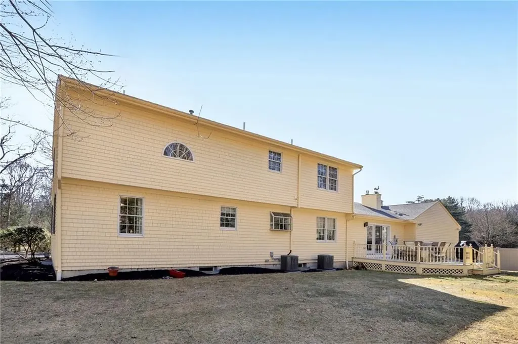 131 Larchwood Drive Warwick RI 02886