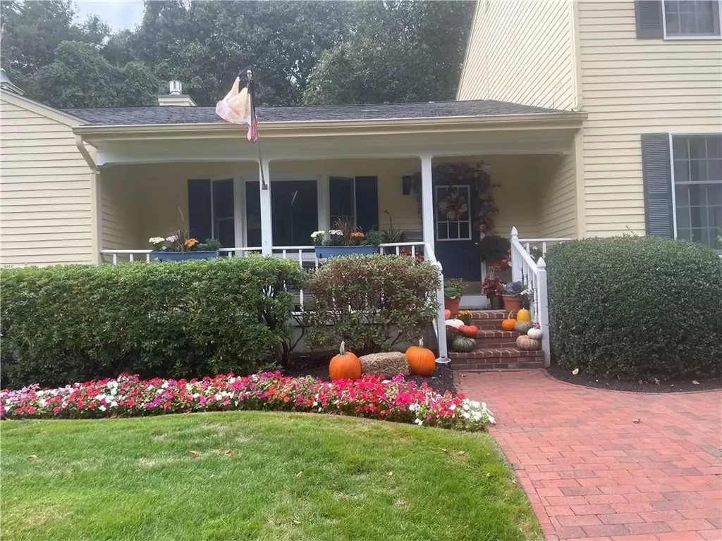 131 Larchwood Drive Warwick RI 02886