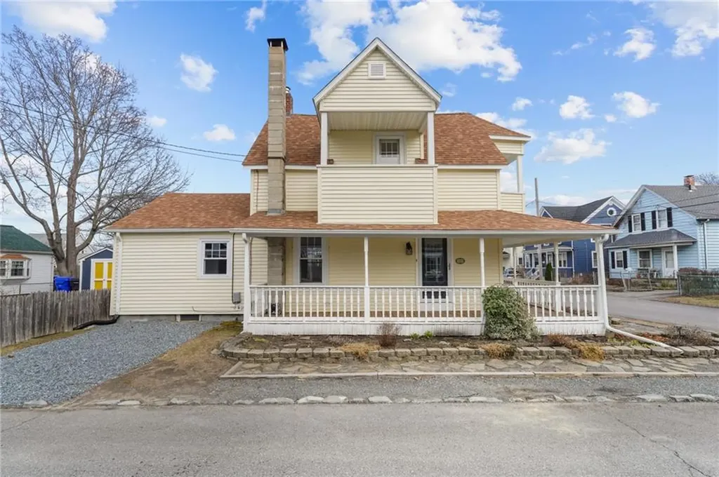 111 Oak Avenue East Providence RI 02915