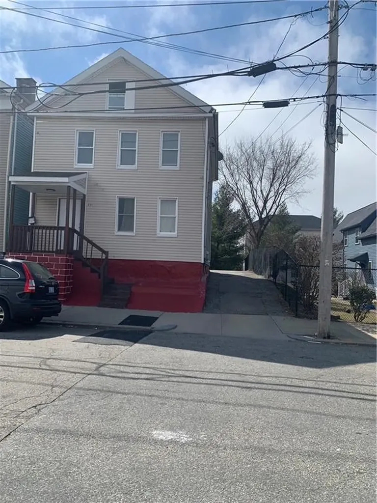 256 Lockwood Street Providence RI 02907