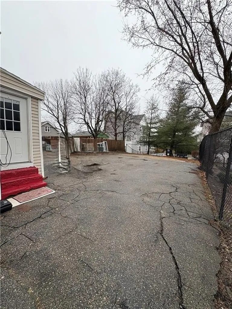 256 Lockwood Street Providence RI 02907