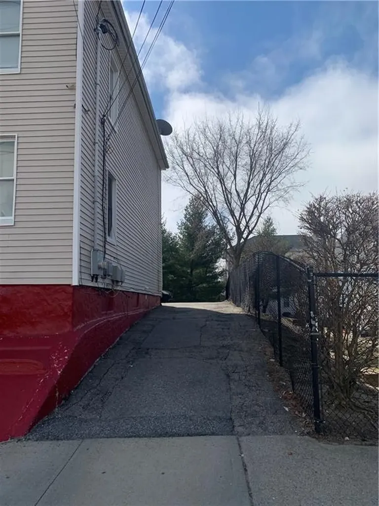 256 Lockwood Street Providence RI 02907