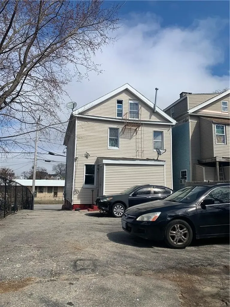 256 Lockwood Street Providence RI 02907