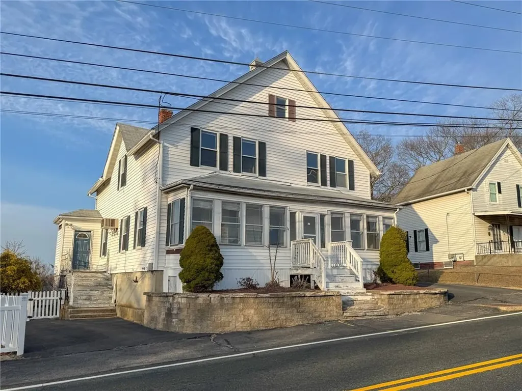 34 Smithfield Road Woonsocket RI 02895