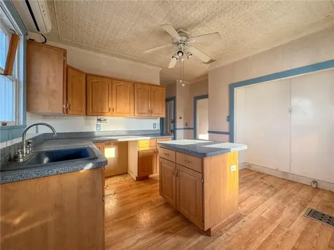 34 Smithfield Road Woonsocket RI 02895