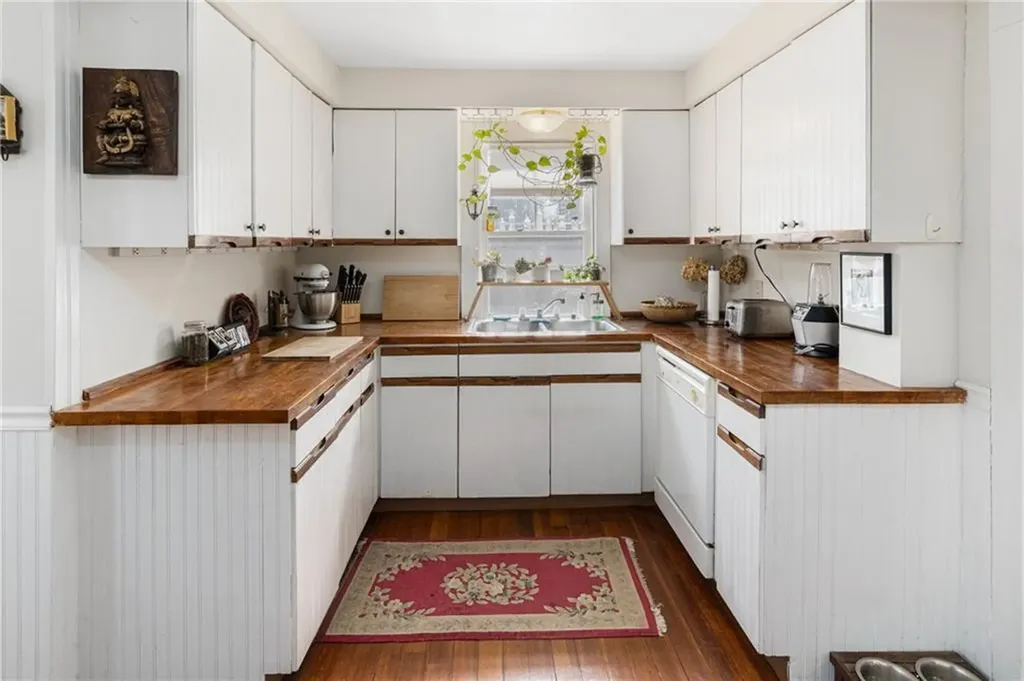 161 Rathbun Street Coventry RI 02816