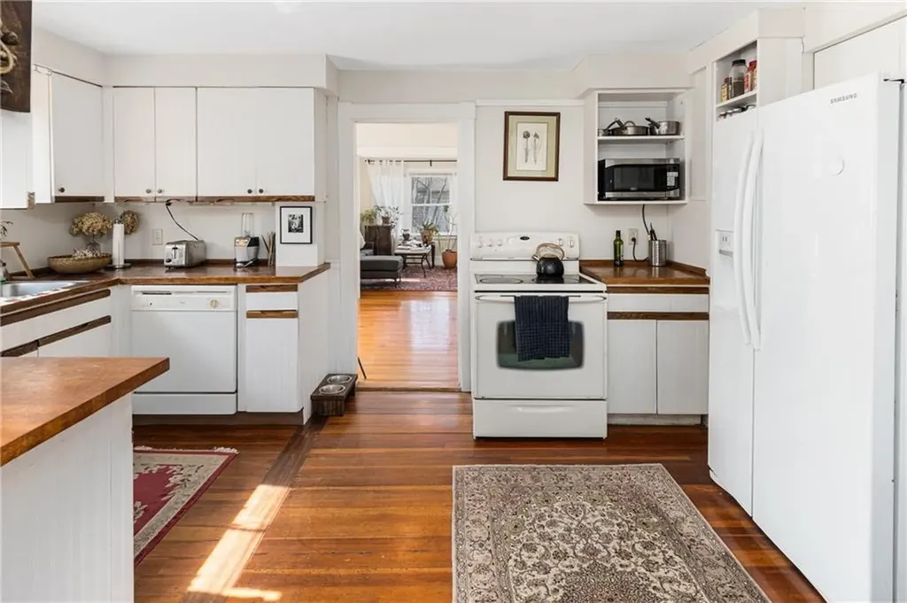 161 Rathbun Street Coventry RI 02816