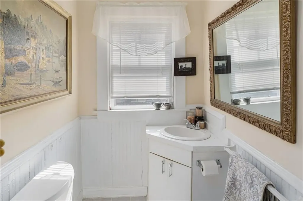 161 Rathbun Street Coventry RI 02816
