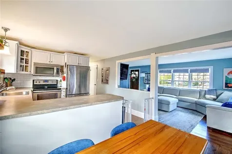 4 Hillcrest Avenue Smithfield RI 02828