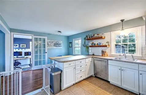 4 Hillcrest Avenue Smithfield RI 02828