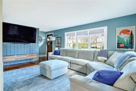 4 Hillcrest Avenue Smithfield RI 02828