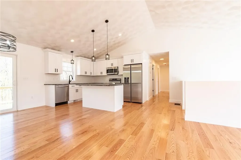 9 Ludlow Street Johnston RI 02919