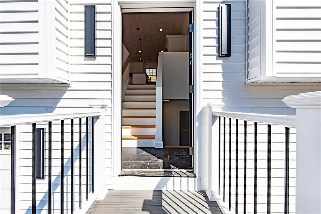 9 Ludlow Street Johnston RI 02919