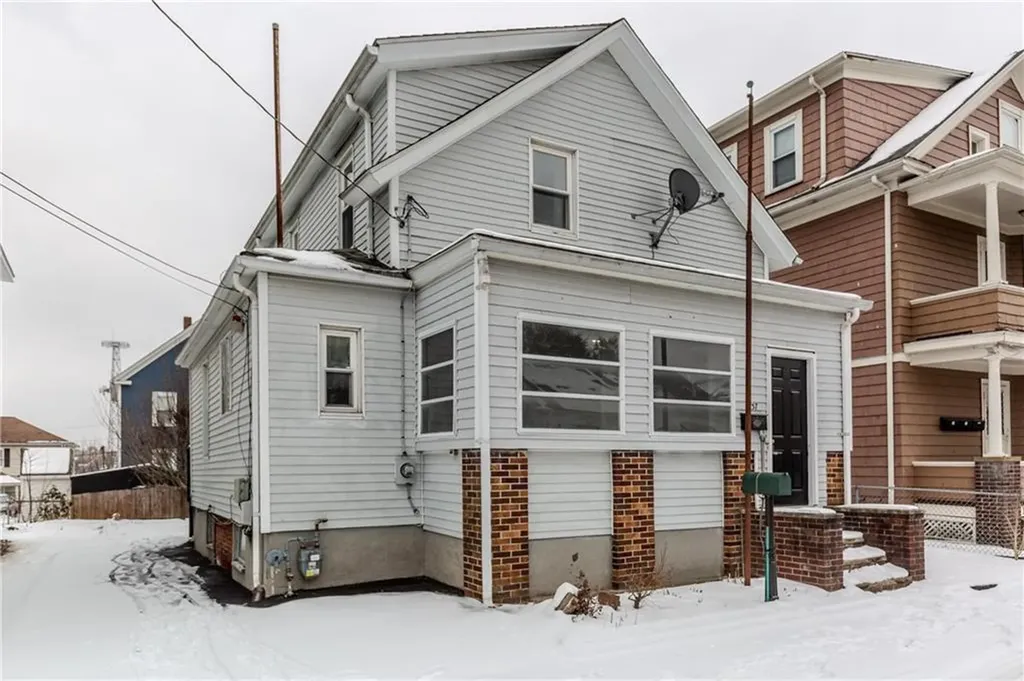 37 Hampton Street Providence RI 02904