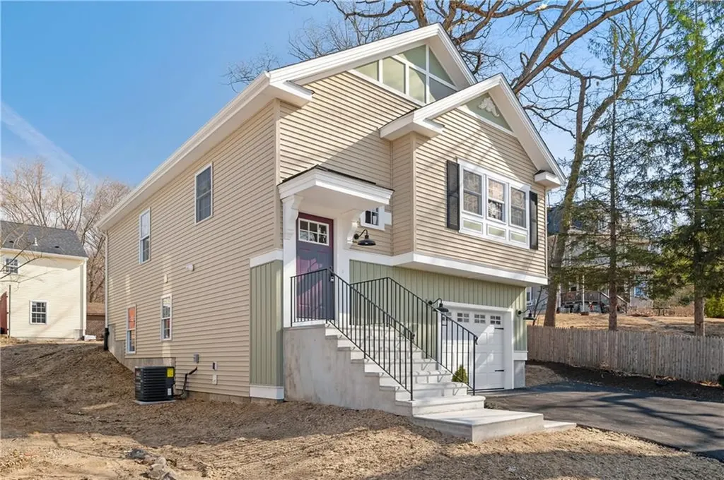 814 Elm Street Woonsocket RI 02895