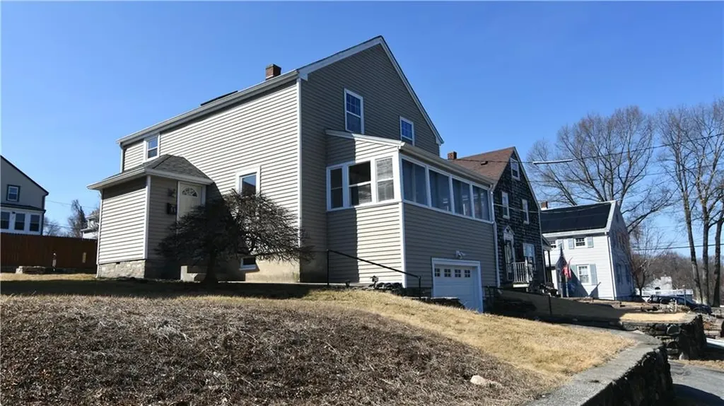 58 Cherry Hill Avenue Woonsocket RI 02895