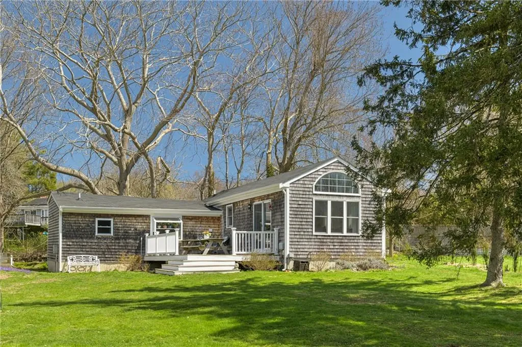 161 Freeborn Street Portsmouth RI 02871