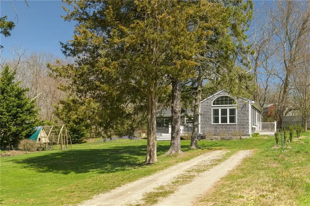 161 Freeborn Street Portsmouth RI 02871