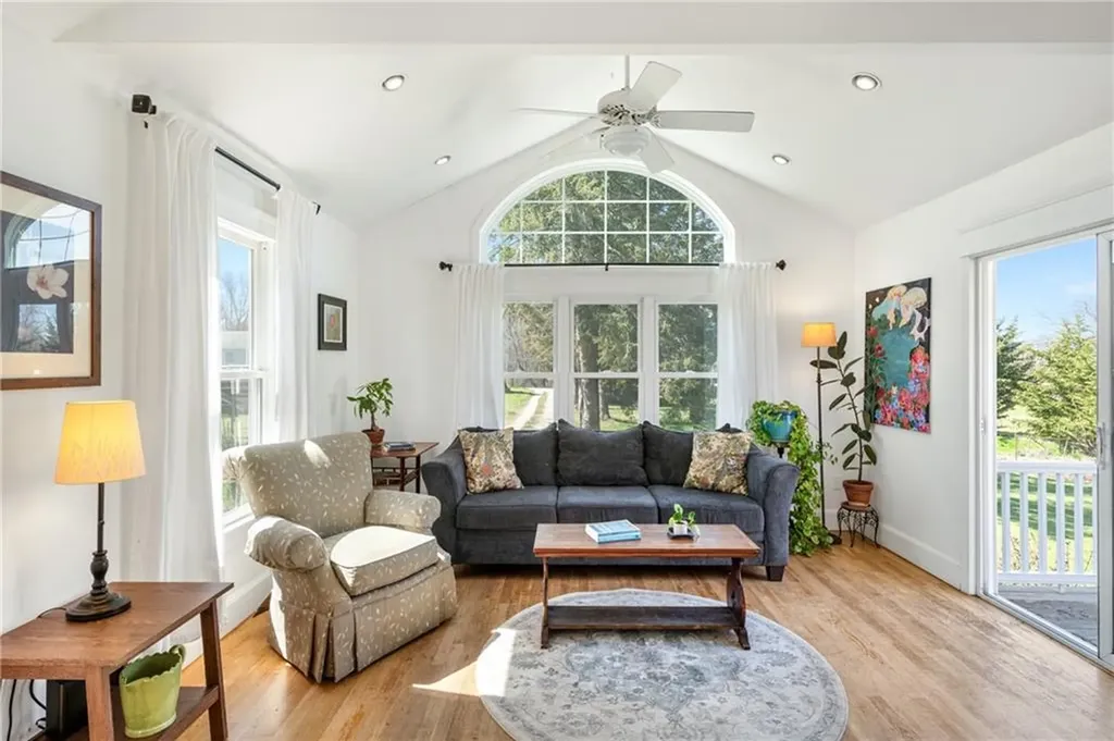 161 Freeborn Street Portsmouth RI 02871