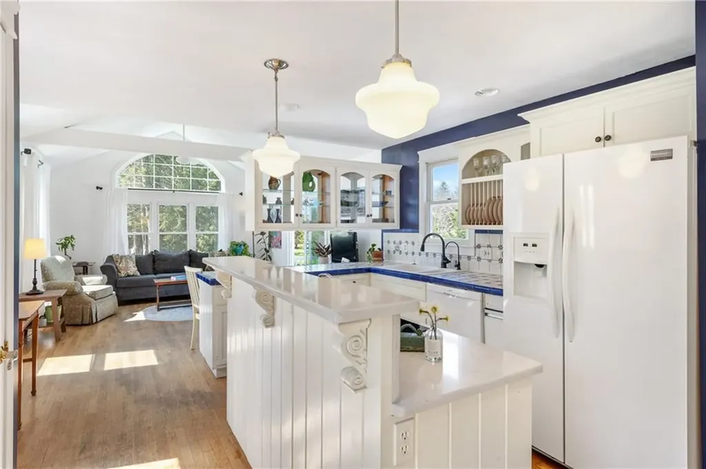 161 Freeborn Street Portsmouth RI 02871