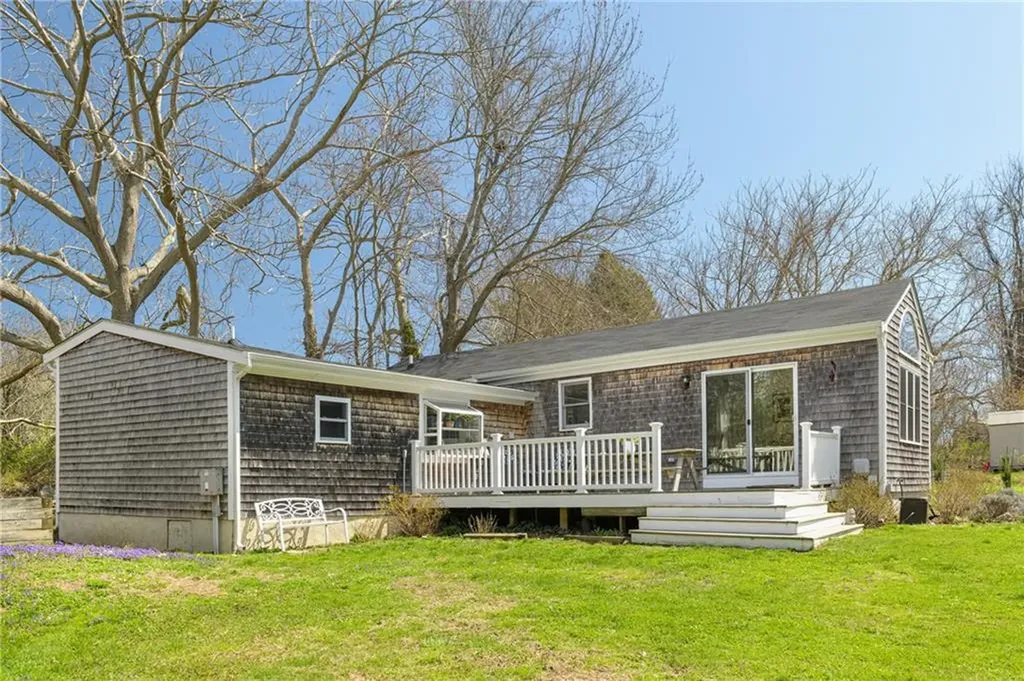 161 Freeborn Street Portsmouth RI 02871