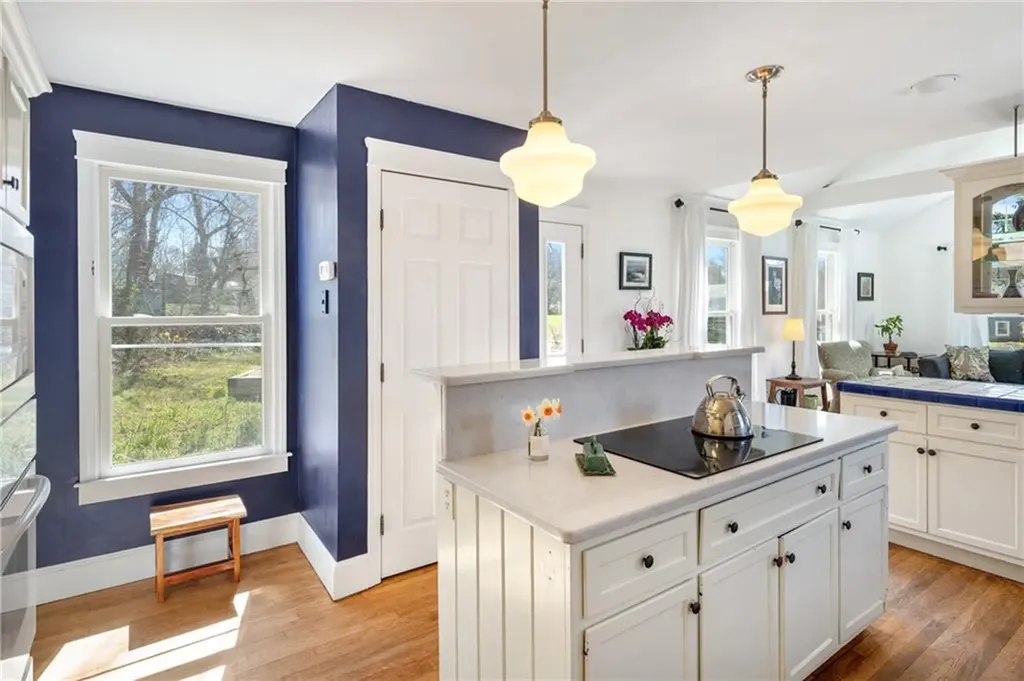 161 Freeborn Street Portsmouth RI 02871