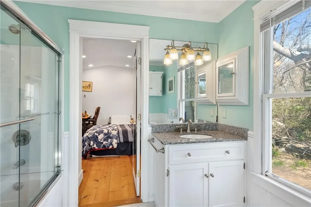 161 Freeborn Street Portsmouth RI 02871
