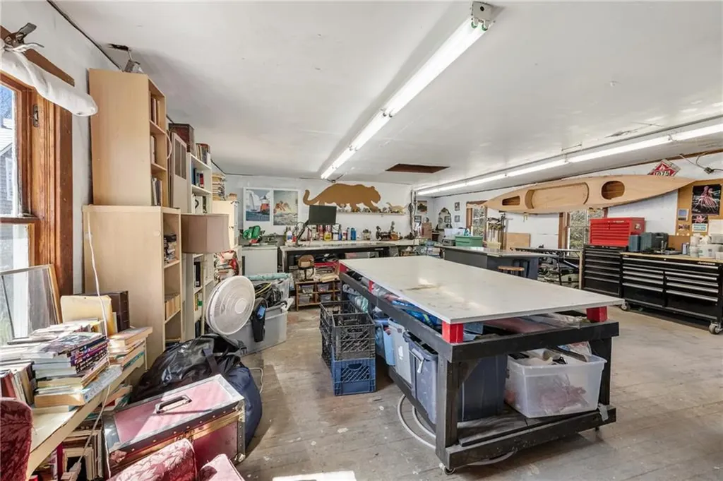 161 Freeborn Street Portsmouth RI 02871