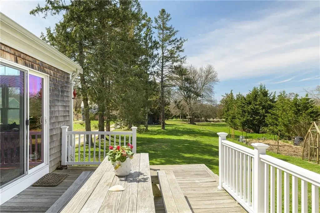 161 Freeborn Street Portsmouth RI 02871