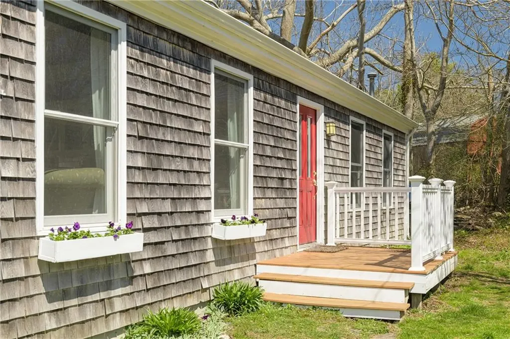 161 Freeborn Street Portsmouth RI 02871