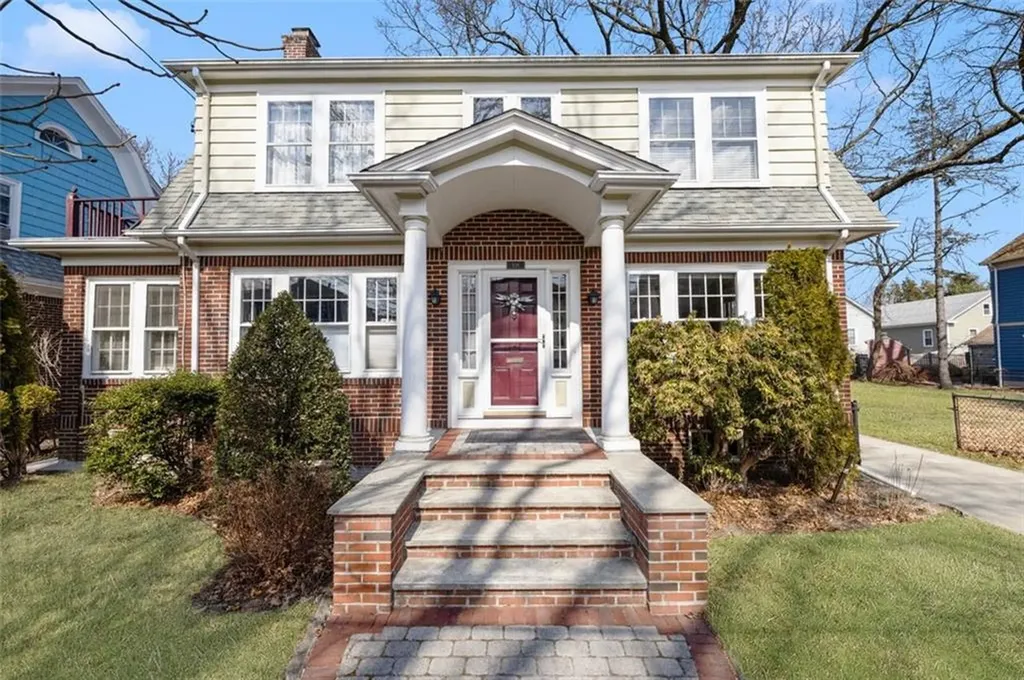 108 Woodbine Street Providence RI 02906