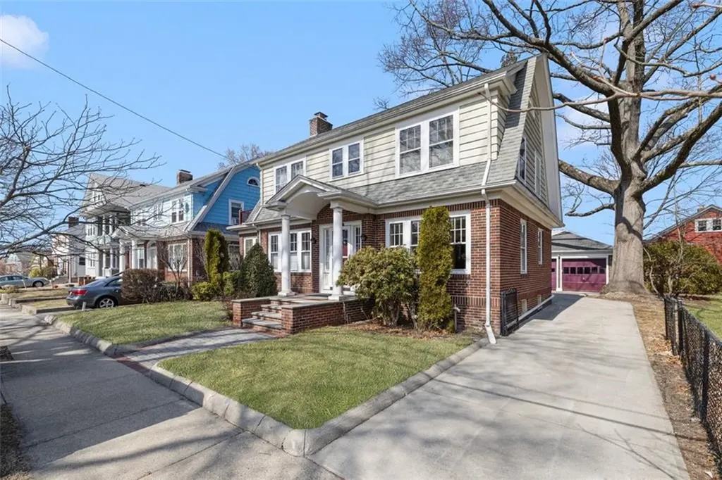108 112 Woodbine Street Providence RI 02906