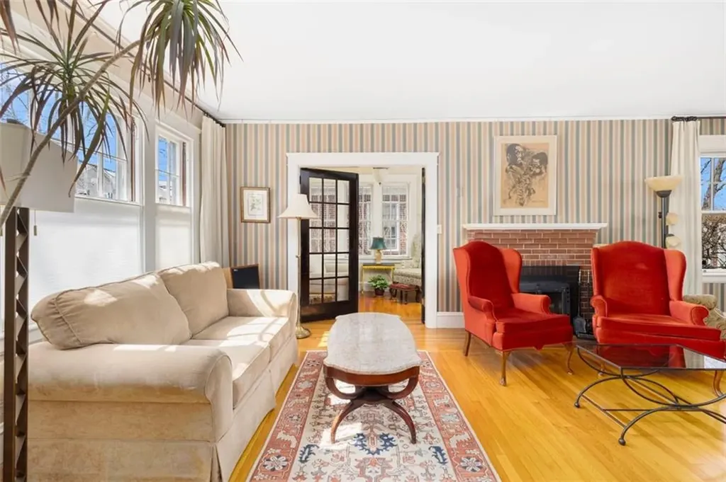 108 112 Woodbine Street Providence RI 02906