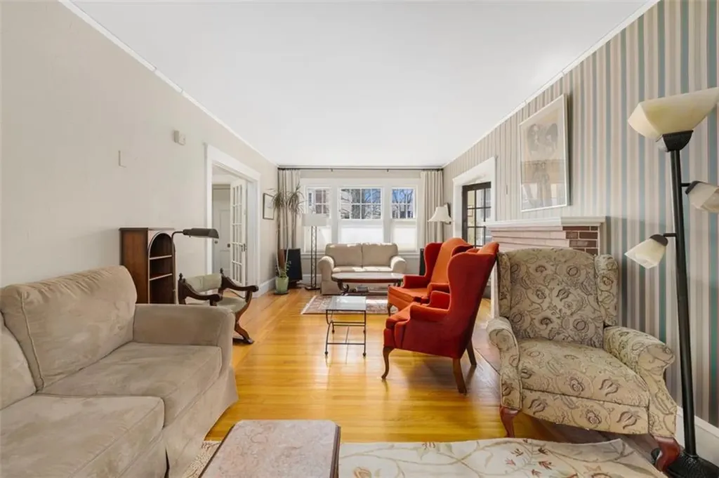 108 112 Woodbine Street Providence RI 02906