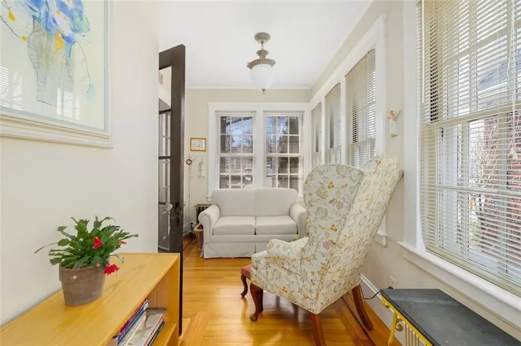 108 112 Woodbine Street Providence RI 02906