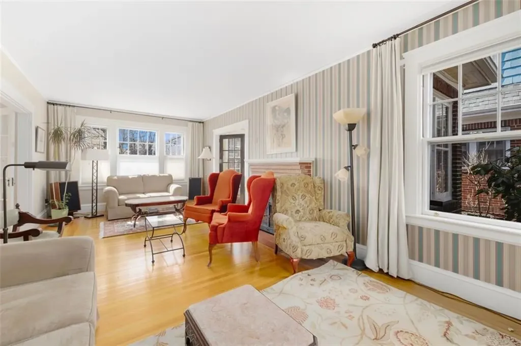 108 112 Woodbine Street Providence RI 02906