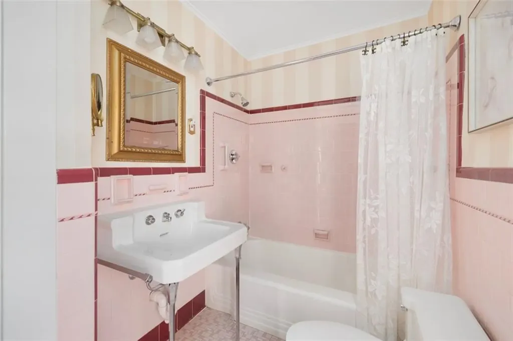 108 112 Woodbine Street Providence RI 02906