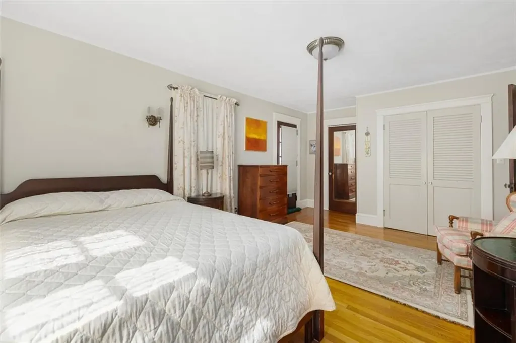 108 112 Woodbine Street Providence RI 02906