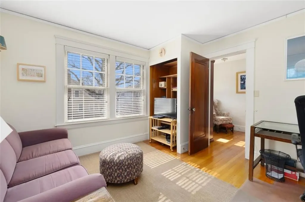 108 112 Woodbine Street Providence RI 02906