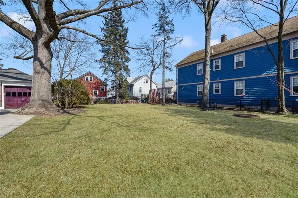 108 112 Woodbine Street Providence RI 02906