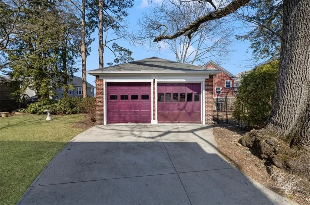 108 112 Woodbine Street Providence RI 02906