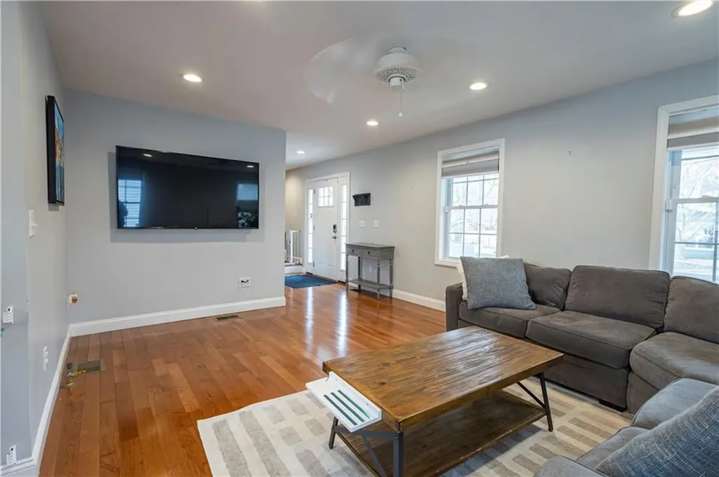 88 Phillip Avenue Cumberland RI 02864