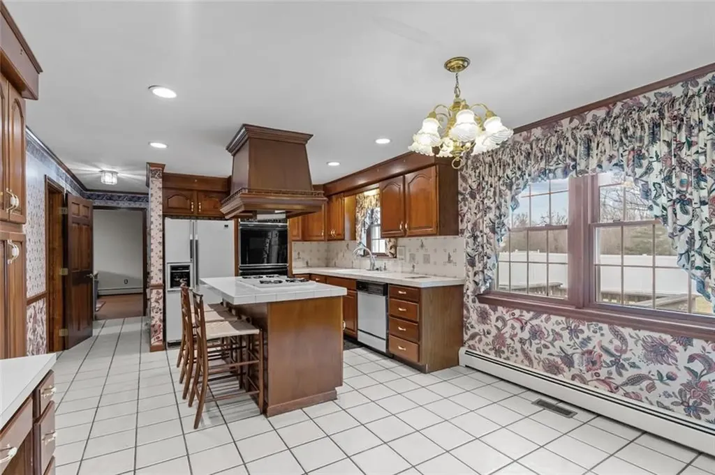 385 Olney Arnold Road Cranston RI 02921